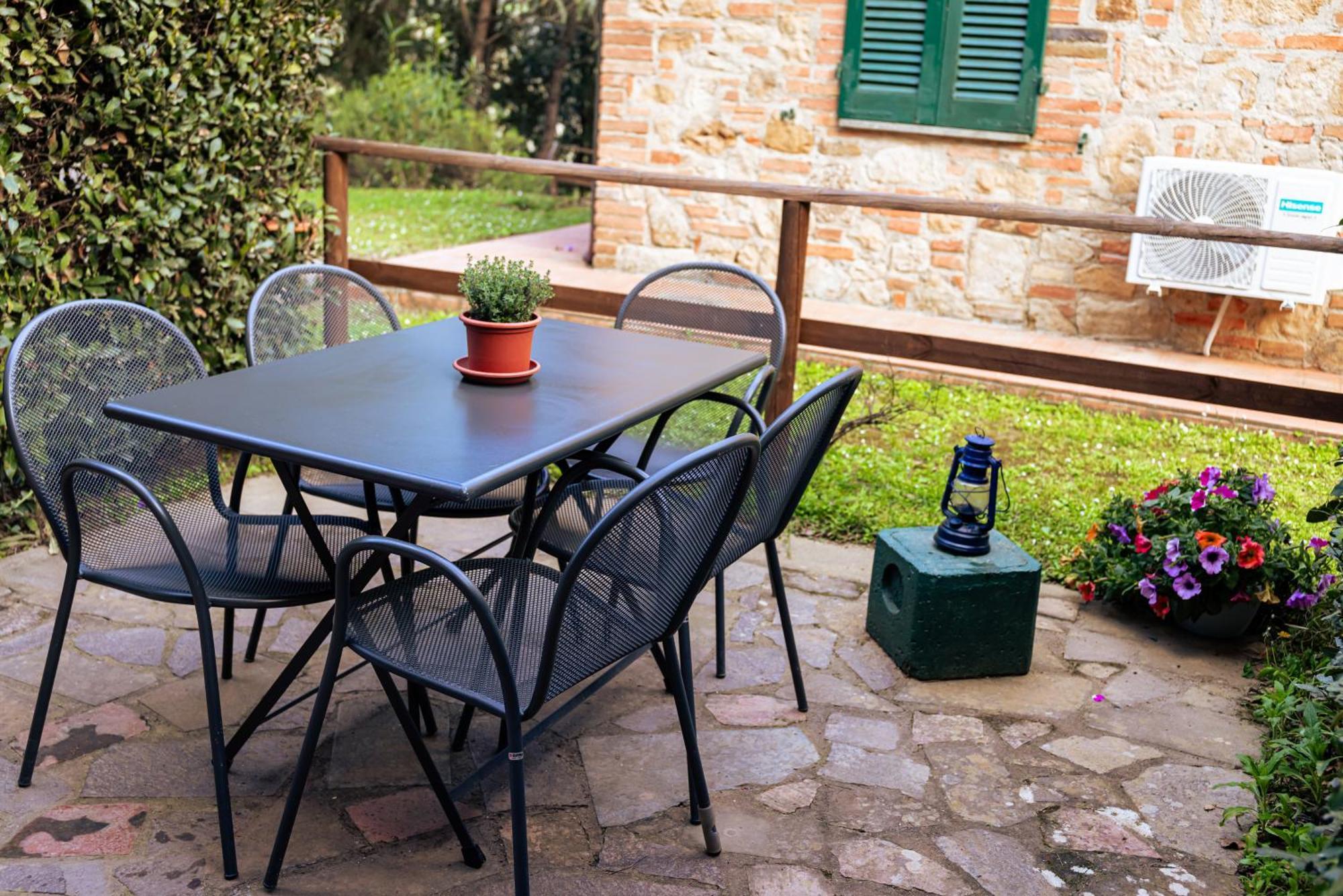 Вилла Borgo Il Poggio Agritourismo Монтайоне Экстерьер фото